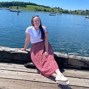 Meet your Posher, Desiree